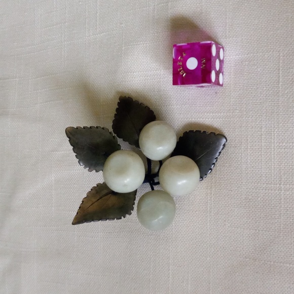 10 Green 💚 vintage jade and soapstone grape clusters - Picture 2 of 12